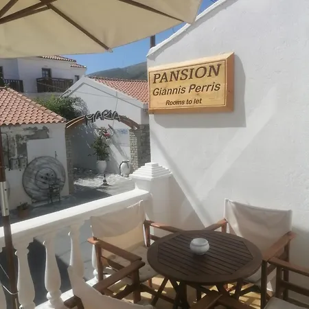 Pansion Giannis Perris